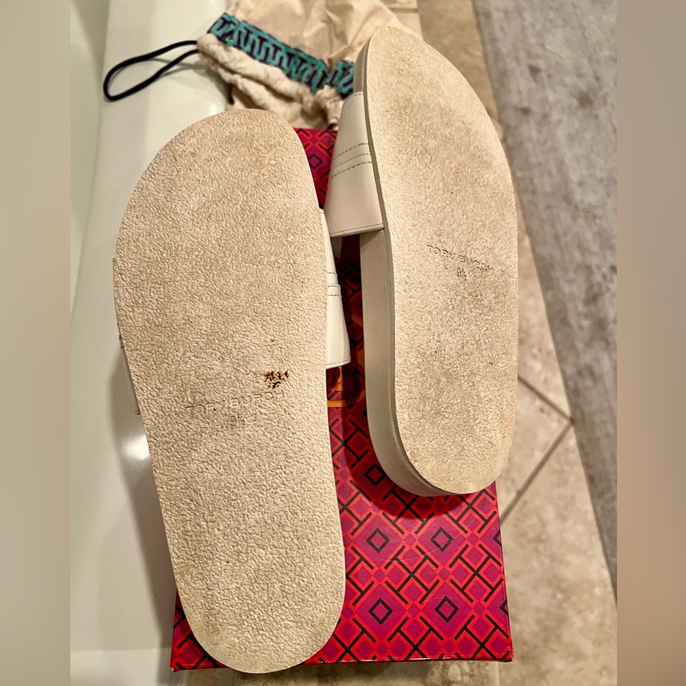 Tory Burch Cream Slides with Gold Emblem - Picture 5 of 6
